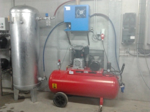 vaste installatie compressor - droger - vat